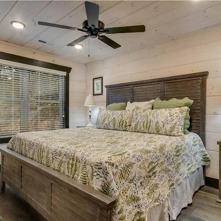 Blue Moon Ridge: Brand New Cabin! 5 Bedrooms, Pool/Hot Tub, Theatre Піджен-Фордж Екстер'єр фото