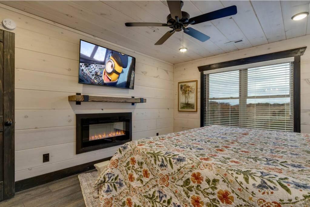 Blue Moon Ridge: Brand New Cabin! 5 Bedrooms, Pool/Hot Tub, Theatre Піджен-Фордж Екстер'єр фото