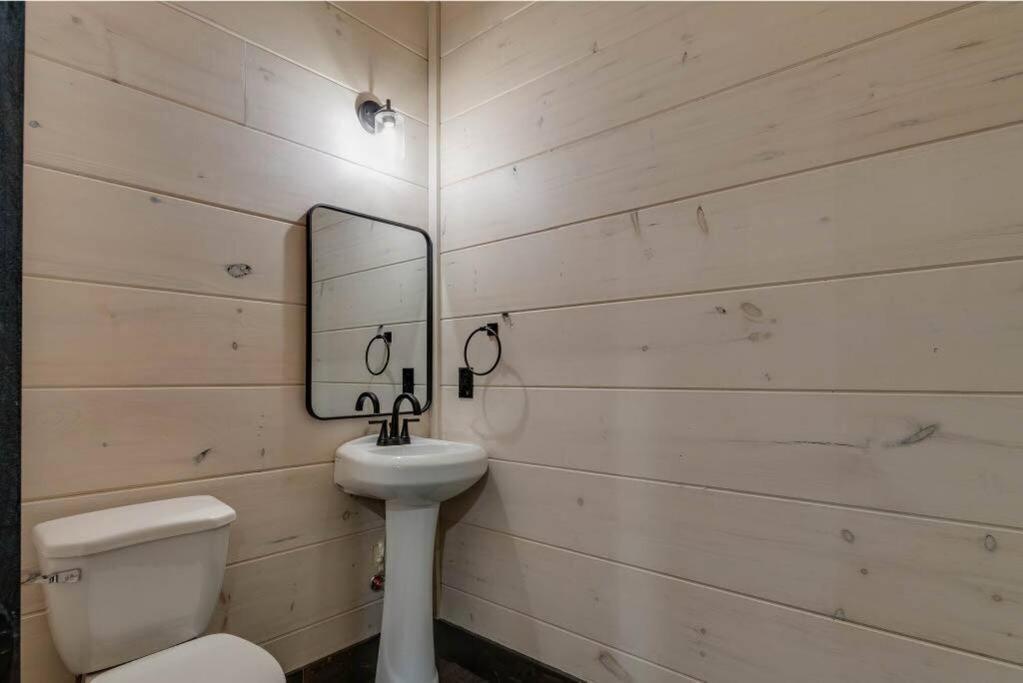 Blue Moon Ridge: Brand New Cabin! 5 Bedrooms, Pool/Hot Tub, Theatre Піджен-Фордж Екстер'єр фото