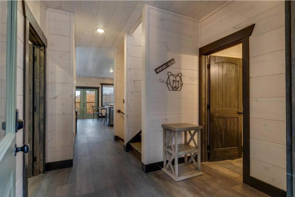 Blue Moon Ridge: Brand New Cabin! 5 Bedrooms, Pool/Hot Tub, Theatre Піджен-Фордж Екстер'єр фото